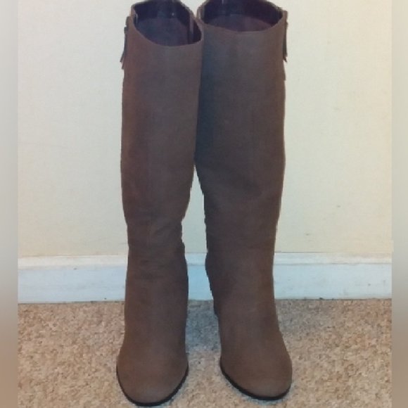 Women's Cole Haan Tall Leather Boots Sz 9  NWOT - Picture 3 of 10